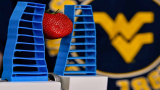 Soft robot picks fruit without damage